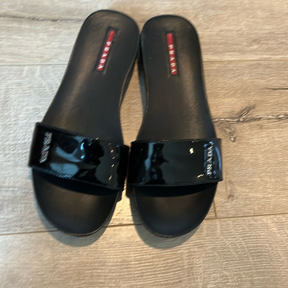 Patent leather very good condition Prada